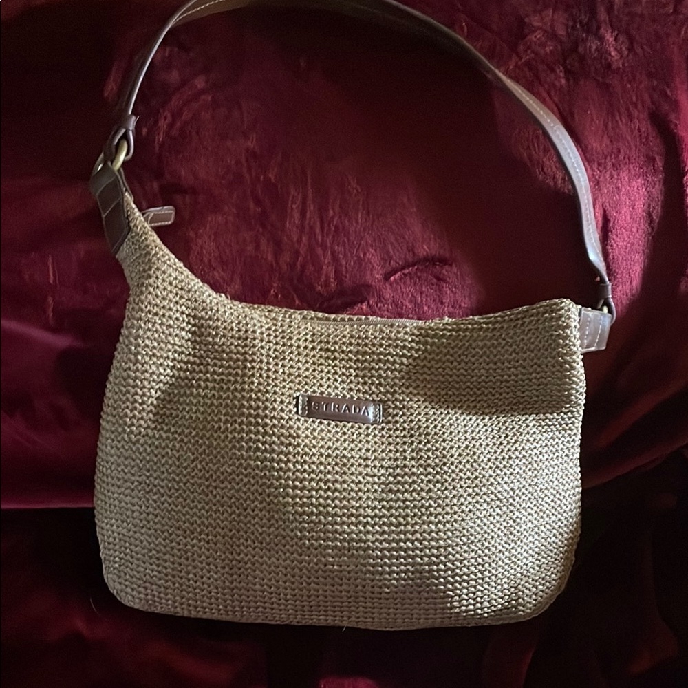 Strada Chic Beige Shoulder Bag